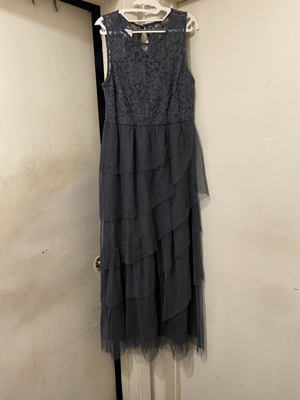 Gray Lace Tiered Midi Dress Women’s Size Large